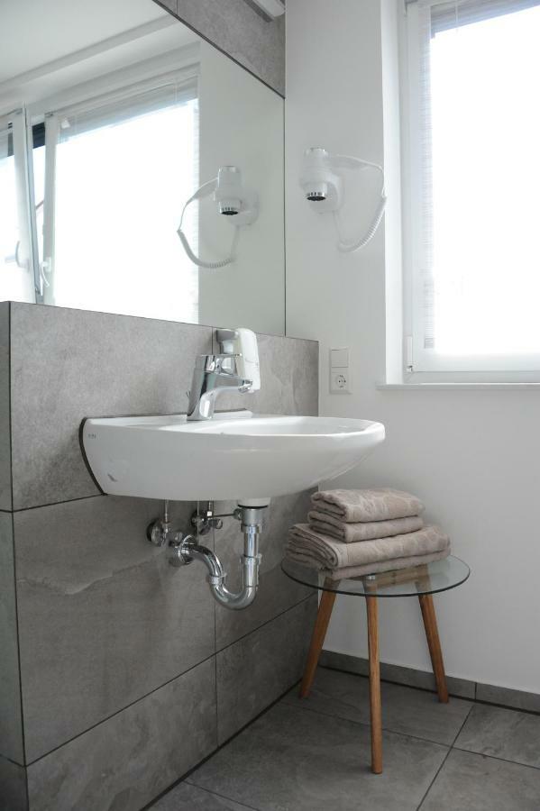 Kleine Studio-Wohnung, Kontaktloser Check-In เมคเคนบอยเริน ภายนอก รูปภาพ
